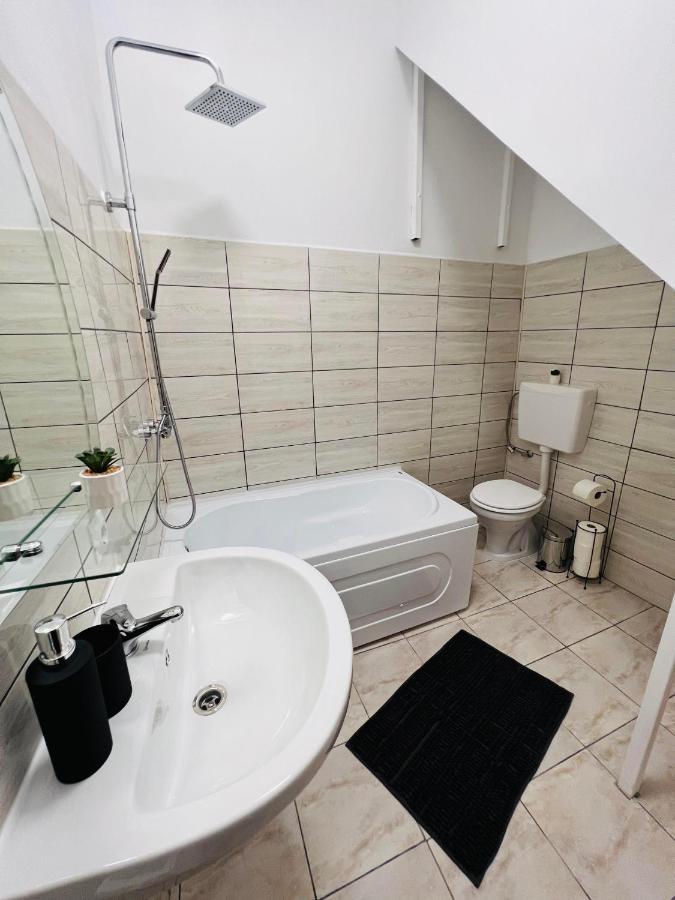 Apartament In Regim Hotelier King Mediaş Exteriér fotografie