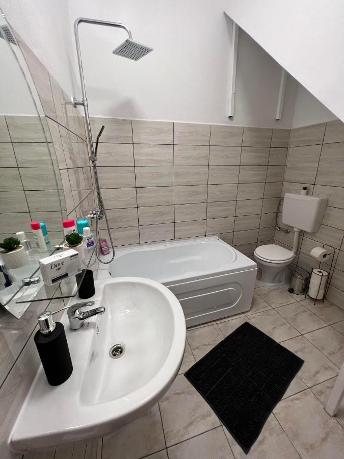 Apartament In Regim Hotelier King Mediaş Exteriér fotografie